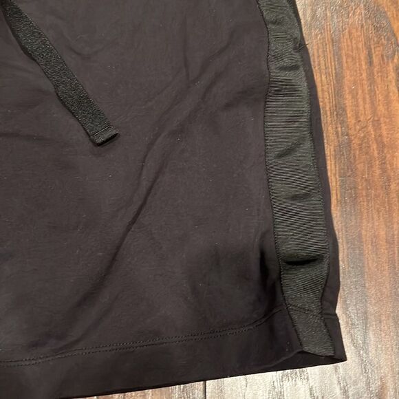 Athleta Skirt Skort Womens Size L T Elastic Waist Black back zip up pocket GUC - Picture 2 of 8